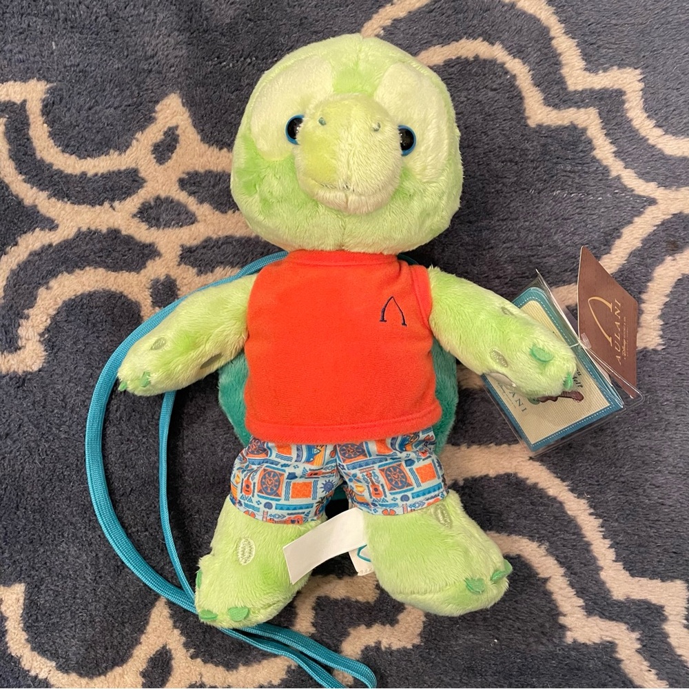 NWT Olu Mel Plush Crossbody